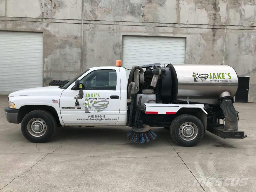 Street Sweeping services in the San Jose, California region - Photo of Truck